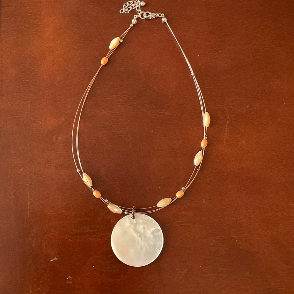 Elegant Shell Pendant Necklace